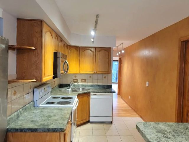 9709 Bianco Terrace E, Des Plaines, IL 60016