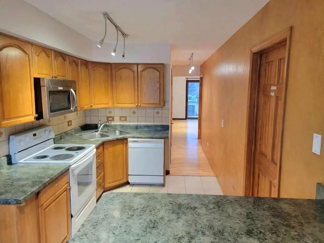 9709 Bianco Terrace E, Des Plaines, IL 60016