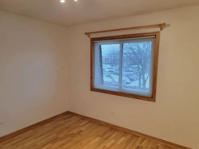9709 Bianco Terrace E, Des Plaines, IL 60016