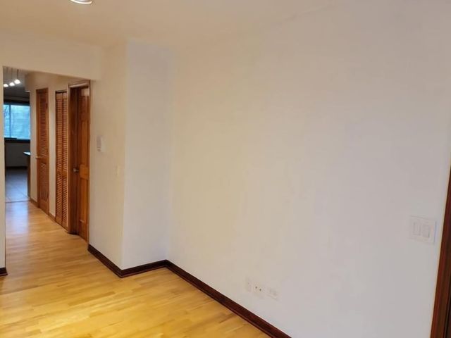 9709 Bianco Terrace E, Des Plaines, IL 60016