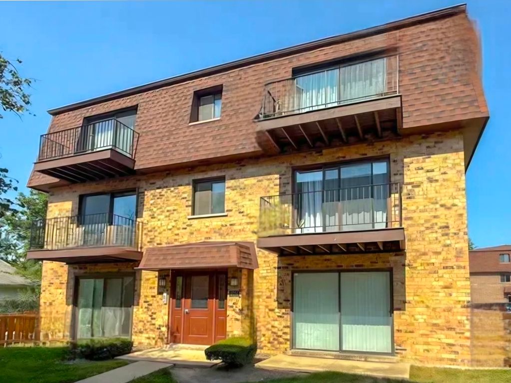 9709 Bianco Terrace E, Des Plaines, IL 60016