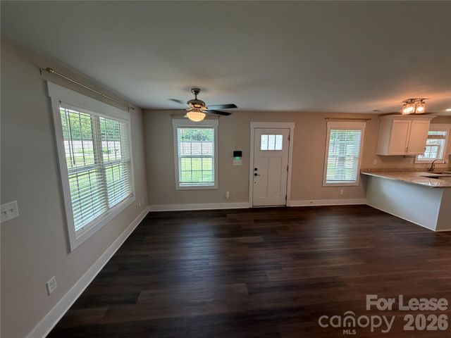 1204 W Airline Avenue, Gastonia, NC 28052