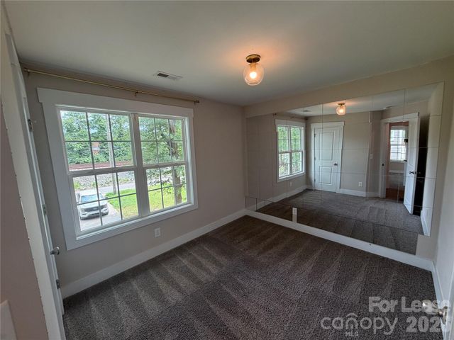 1204 W Airline Avenue, Gastonia, NC 28052