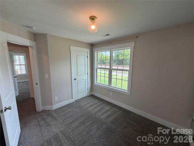 1204 W Airline Avenue, Gastonia, NC 28052