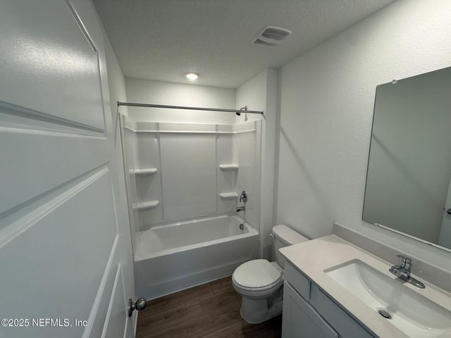 4004 YEW TREE Court, Jacksonville, FL 32218