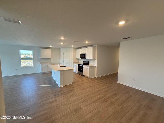 4004 YEW TREE Court, Jacksonville, FL 32218