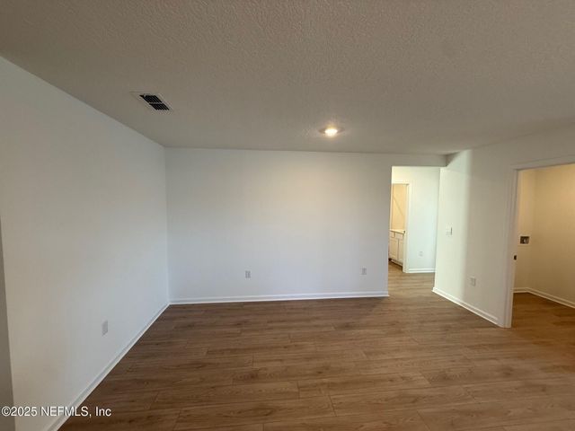 4004 YEW TREE Court, Jacksonville, FL 32218