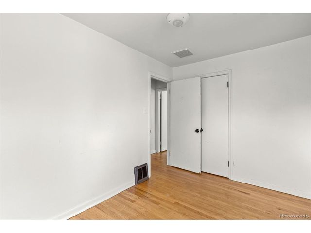 2256 Geneva St, Aurora, CO 80010