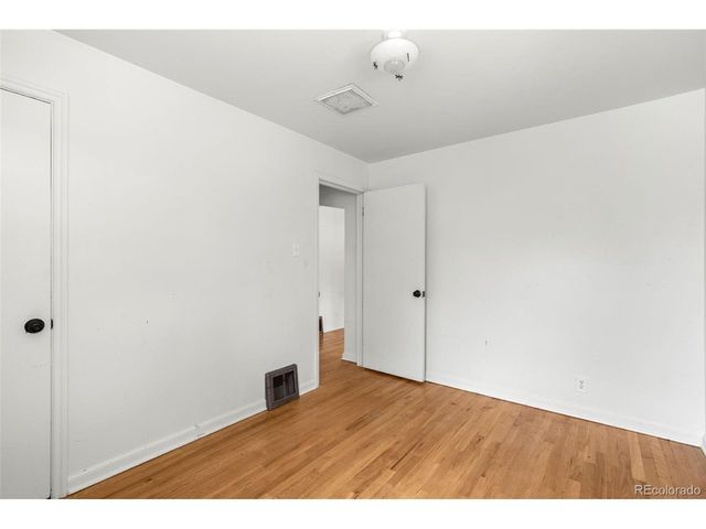 2256 Geneva St, Aurora, CO 80010