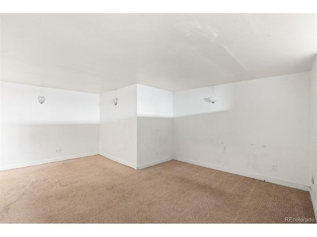 2256 Geneva St, Aurora, CO 80010