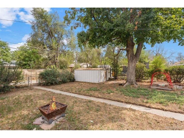 2256 Geneva St, Aurora, CO 80010