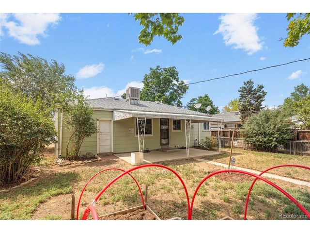 2256 Geneva St, Aurora, CO 80010