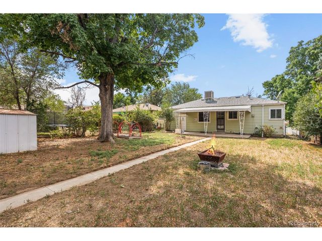 2256 Geneva St, Aurora, CO 80010