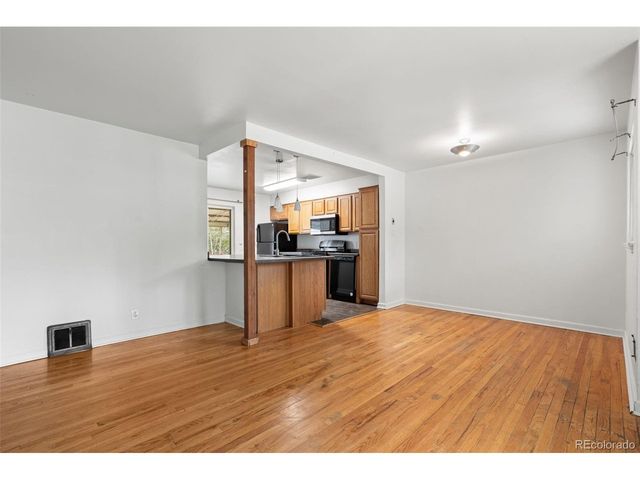2256 Geneva St, Aurora, CO 80010