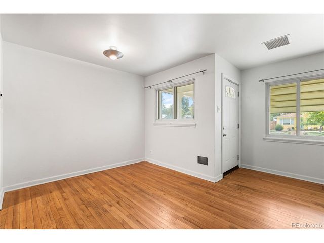 2256 Geneva St, Aurora, CO 80010