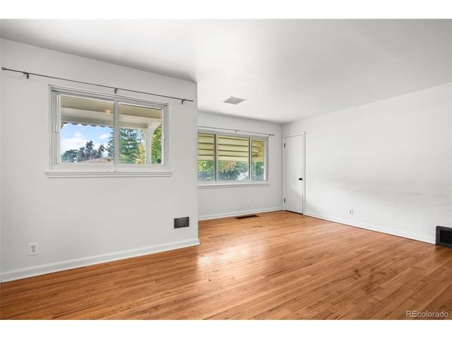 2256 Geneva St, Aurora, CO 80010