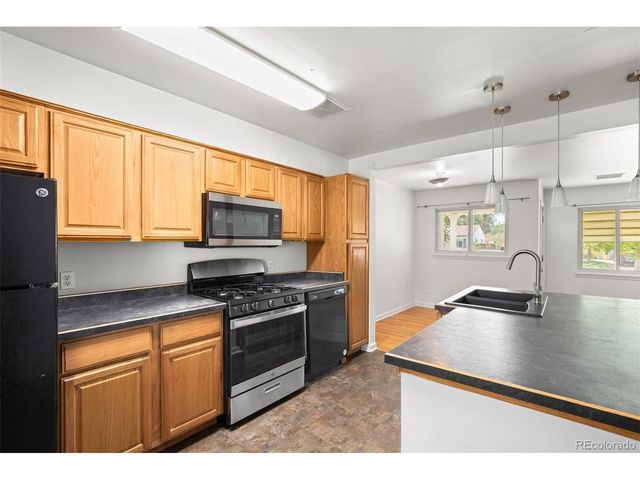 2256 Geneva St, Aurora, CO 80010