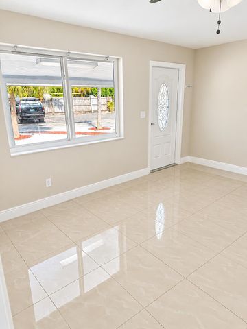 5163 CLUB Road, Haverhill, FL 33415