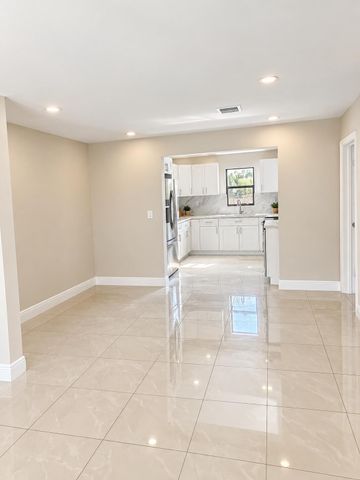 5163 CLUB Road, Haverhill, FL 33415
