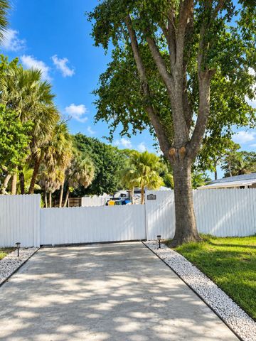5163 CLUB Road, Haverhill, FL 33415