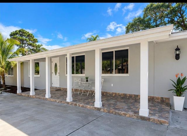 5163 CLUB Road, Haverhill, FL 33415