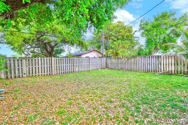 2243 Greene St, Hollywood, FL 33020