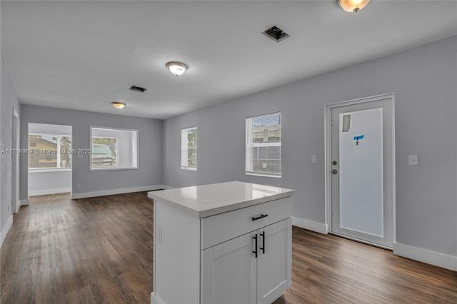 2243 Greene St, Hollywood, FL 33020