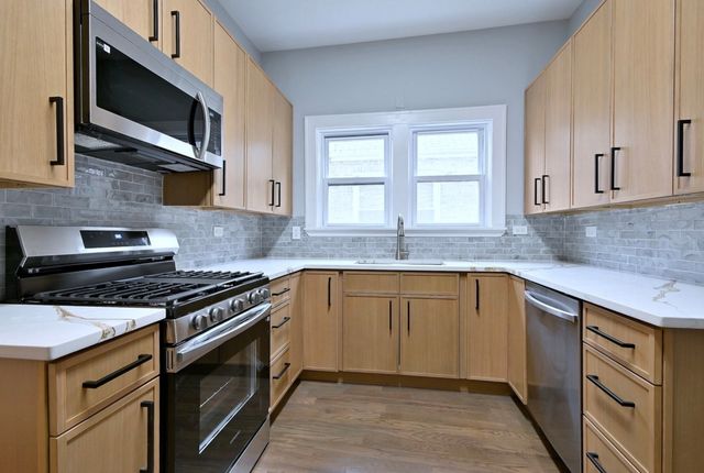 6424 Sinclair Avenue 1, Berwyn, IL 60402