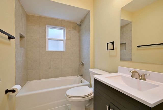 6424 Sinclair Avenue 1, Berwyn, IL 60402