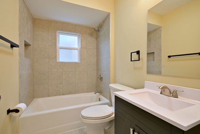6424 Sinclair Avenue 1, Berwyn, IL 60402