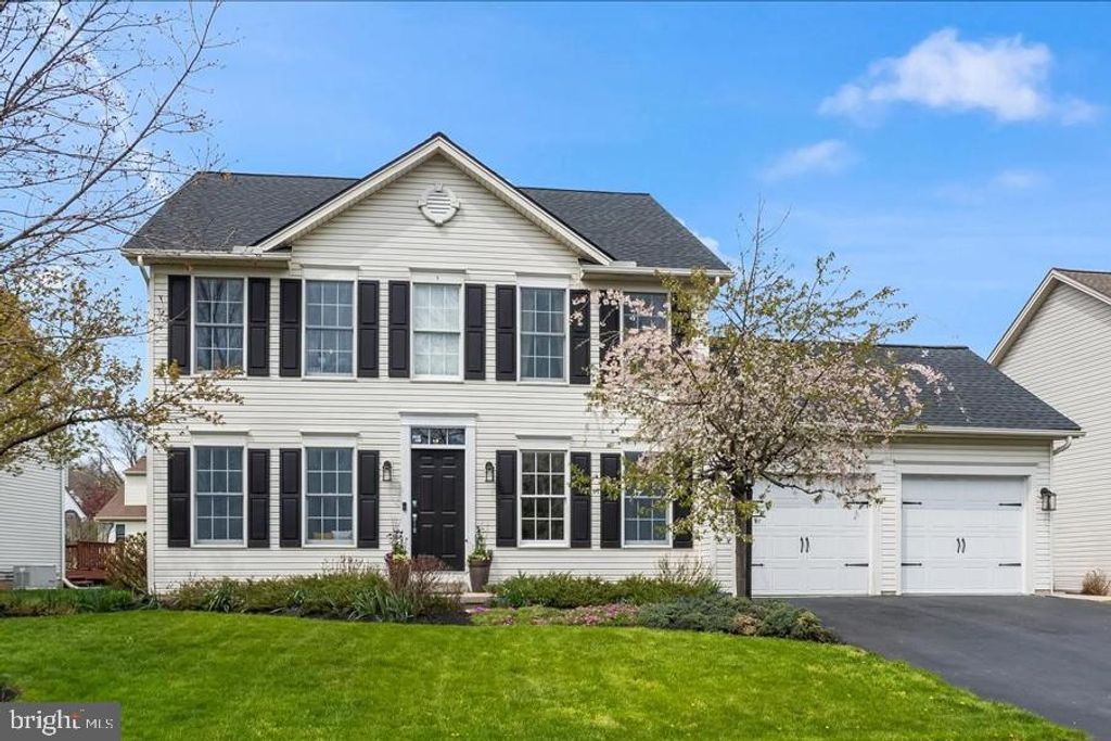 1939 CREEK HOLLOW LN, Hershey, PA 17033