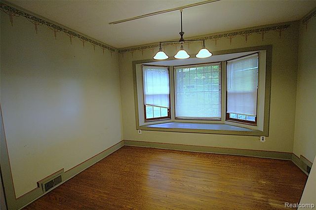 614 Hickory Street, Fenton, MI 48430