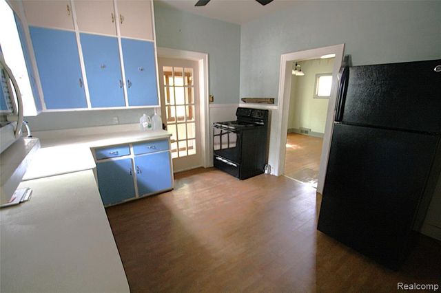 614 Hickory Street, Fenton, MI 48430