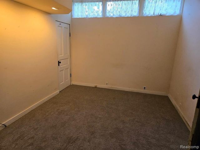 614 Hickory Street, Fenton, MI 48430
