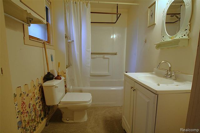 614 Hickory Street, Fenton, MI 48430