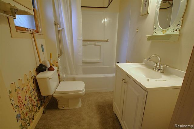 614 Hickory Street, Fenton, MI 48430