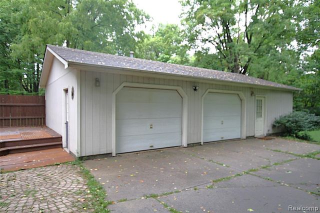 614 Hickory Street, Fenton, MI 48430