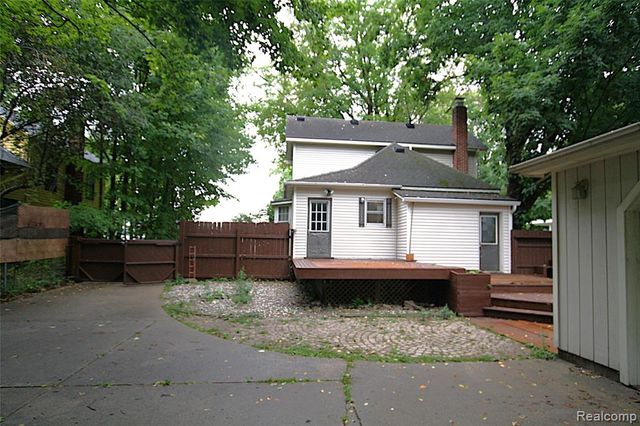 614 Hickory Street, Fenton, MI 48430
