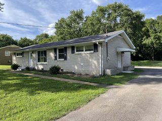 211 Isaac Dr, Goodlettsville, TN 37072
