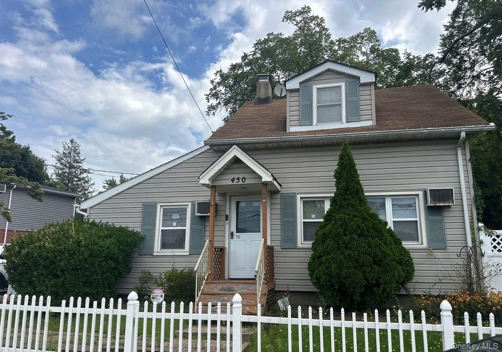 450 Great Neck Road, Copiague, NY 11726 — photo 2
