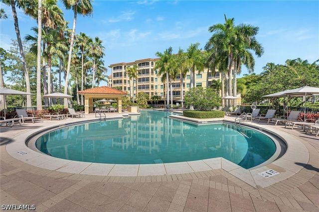 2738 Tiburon BLVD E 406, Naples, FL 34109