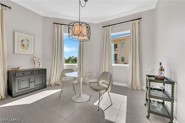 2738 Tiburon BLVD E 406, Naples, FL 34109