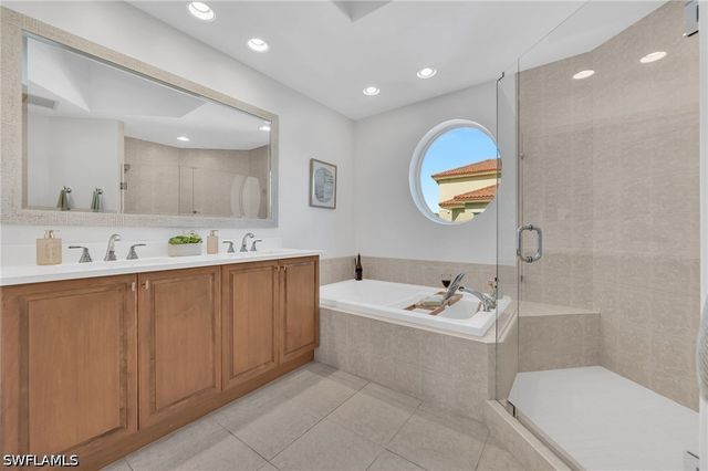 2738 Tiburon BLVD E 406, Naples, FL 34109