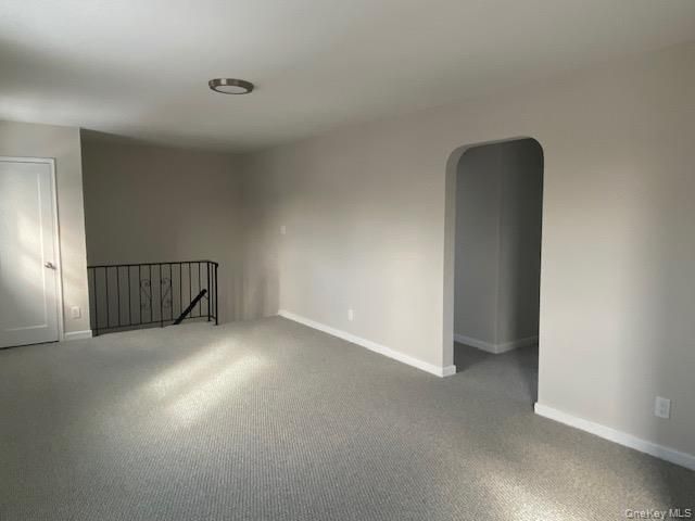 73-33 255th G-2, Glen Oaks, NY 11004