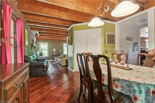 321 Maxwell LN, Newport News, VA 23606