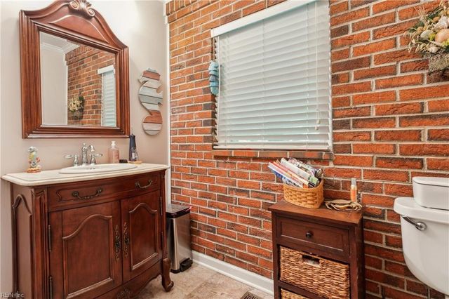 321 Maxwell LN, Newport News, VA 23606