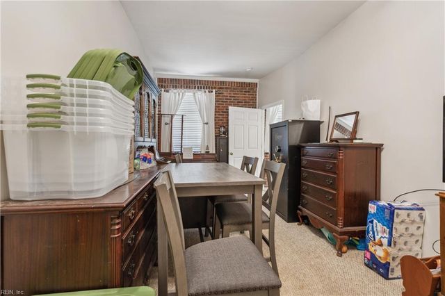 321 Maxwell LN, Newport News, VA 23606