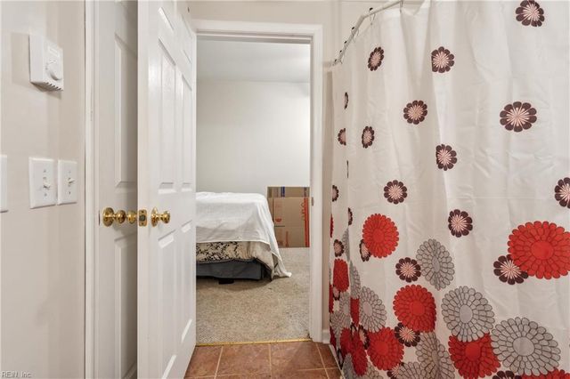 321 Maxwell LN, Newport News, VA 23606