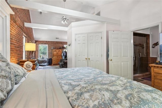 321 Maxwell LN, Newport News, VA 23606