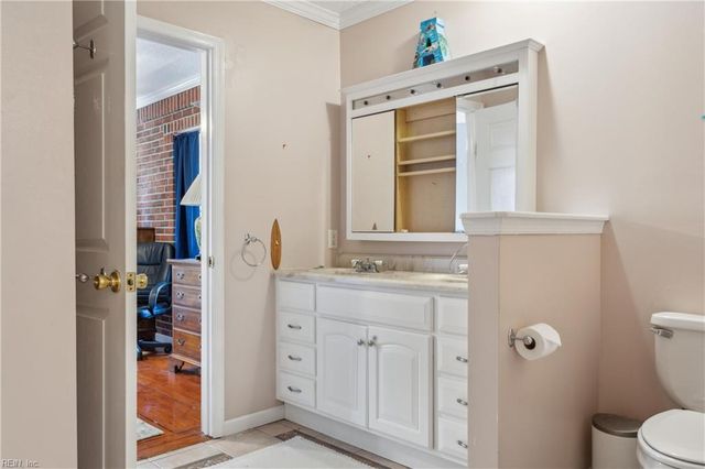 321 Maxwell LN, Newport News, VA 23606